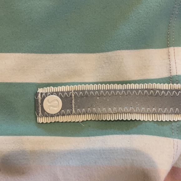 Lululemon scarf - Picture 2 of 2